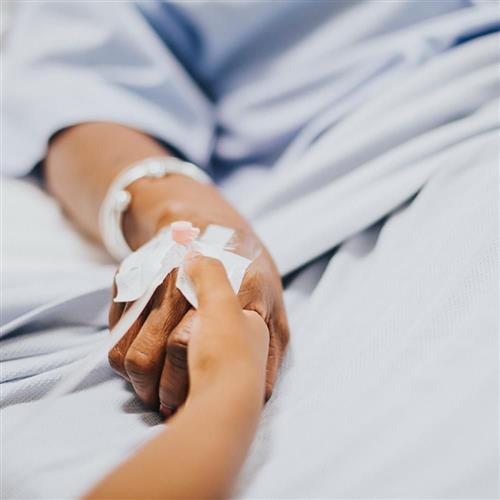 طفلة بحاجة إلى عملية جراحية